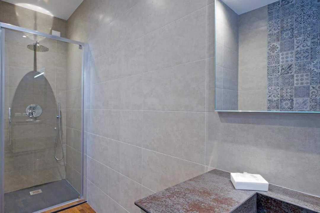 Central Stema Luxury Misano Adriatico Exterior foto
